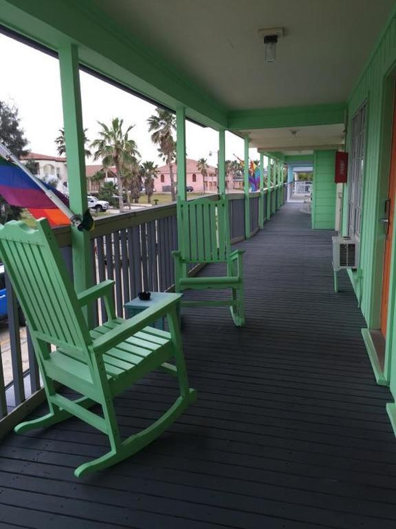 Upper Deck Hotel And Bar - Adults Only Саут Падре Алънд Екстериор снимка