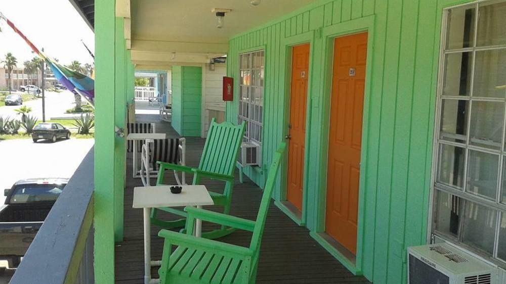 Upper Deck Hotel And Bar - Adults Only Саут Падре Алънд Екстериор снимка